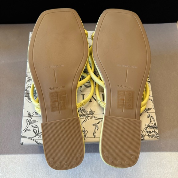 Dolce Vita Slide Sandals NWOT size 6.5 in beautiful Yellow Stella - Picture 8 of 8